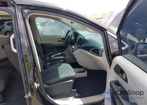 2017 Chrysler Pacifica Touring from USA, damaged, VIN 2C4RC1DGXHR704848